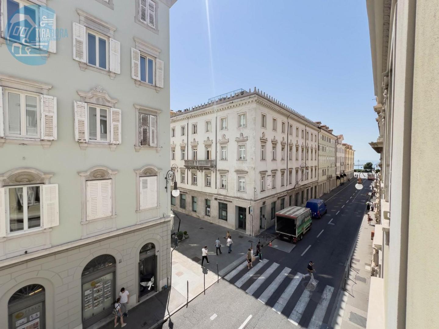 Cassa Di Risparmio 11 Tirabora Short Rent Trieste Eksteriør billede
