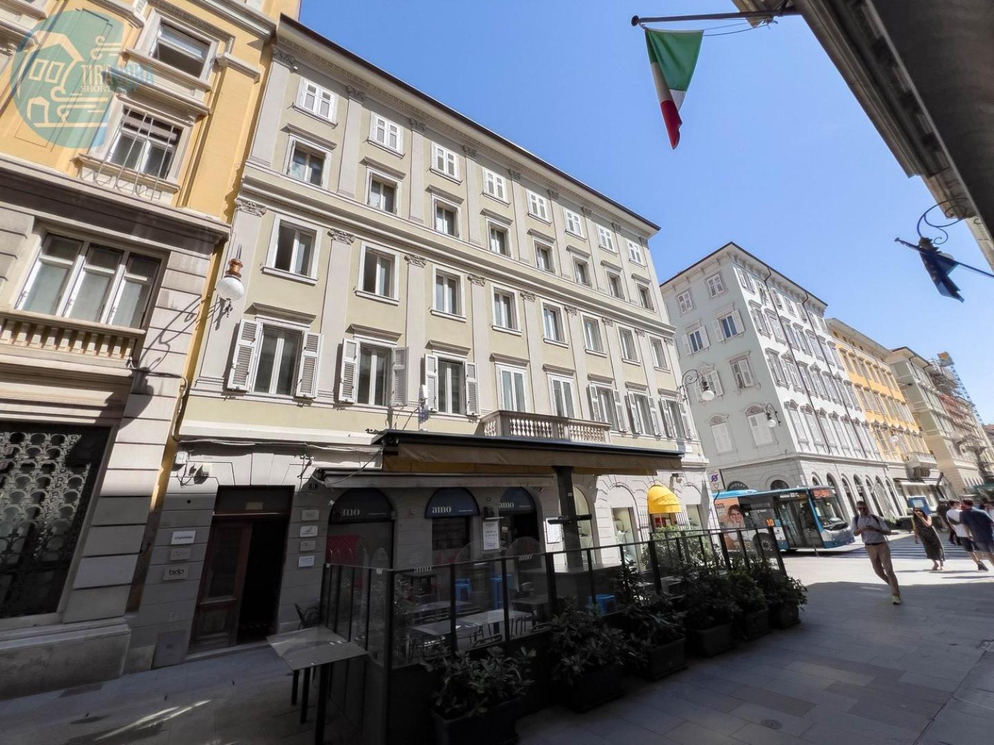 Cassa Di Risparmio 11 Tirabora Short Rent Trieste Eksteriør billede