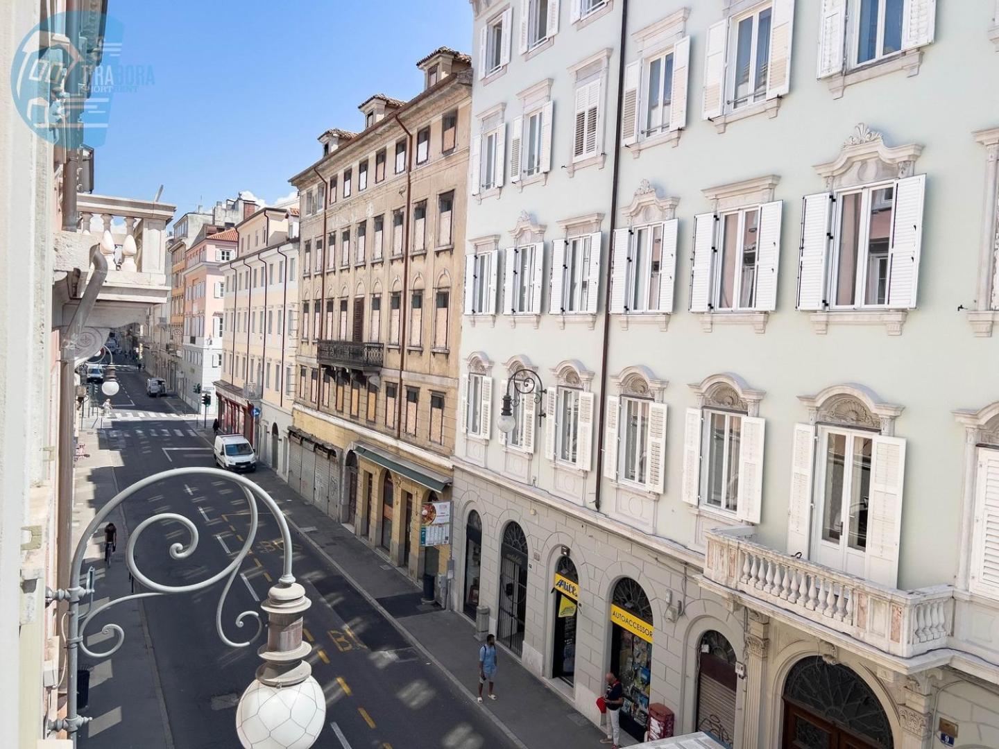 Cassa Di Risparmio 11 Tirabora Short Rent Trieste Eksteriør billede